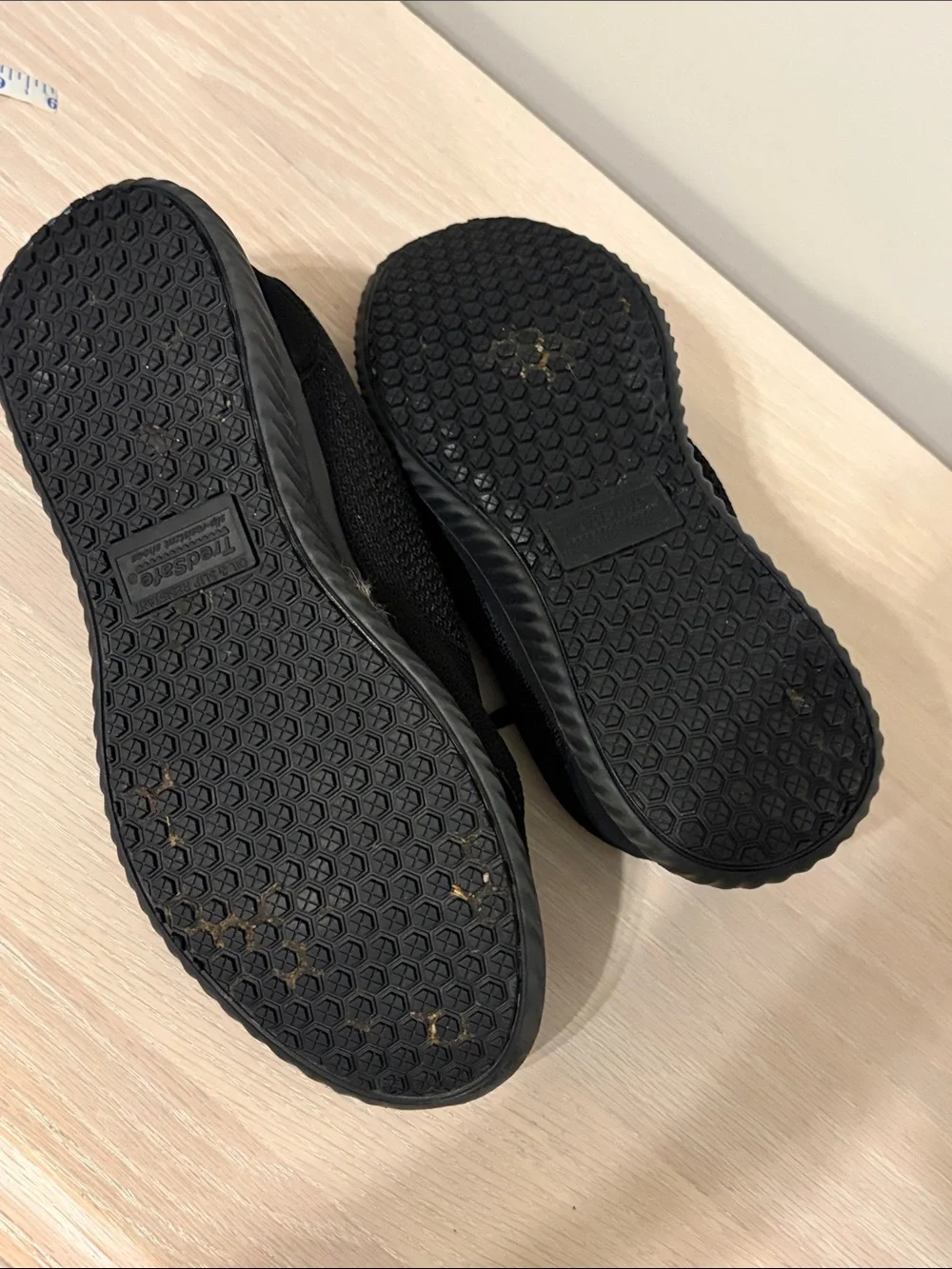 Men's Black Tredsafe 7.5 unisex oil & slip resistant shoes sneakers
